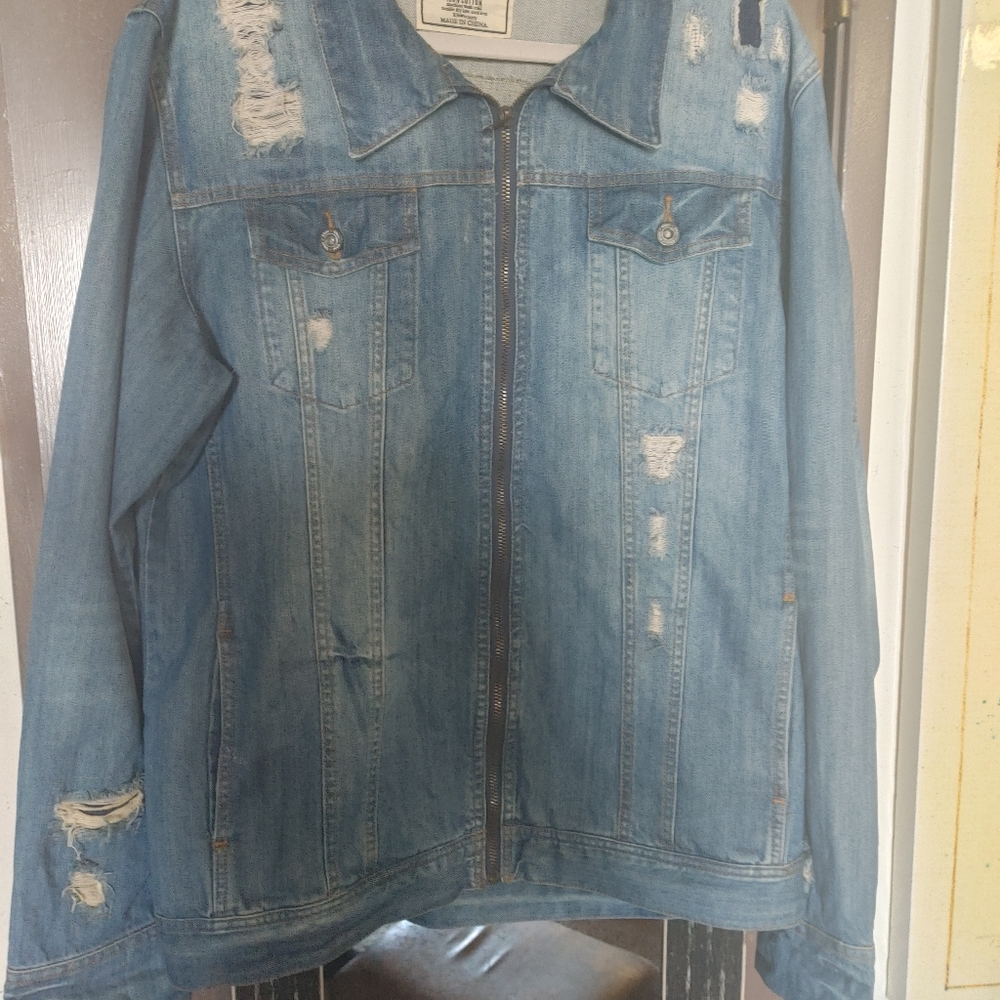 Men's Stylish Jean Jacket.